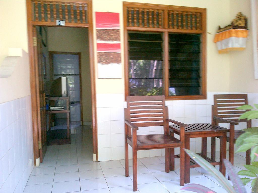 Adus Beach Inn Legian Eksteriør billede