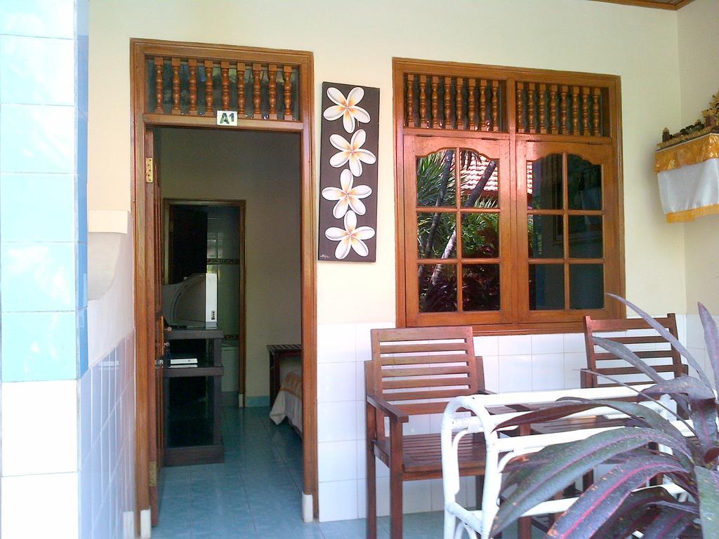 Adus Beach Inn Legian Eksteriør billede