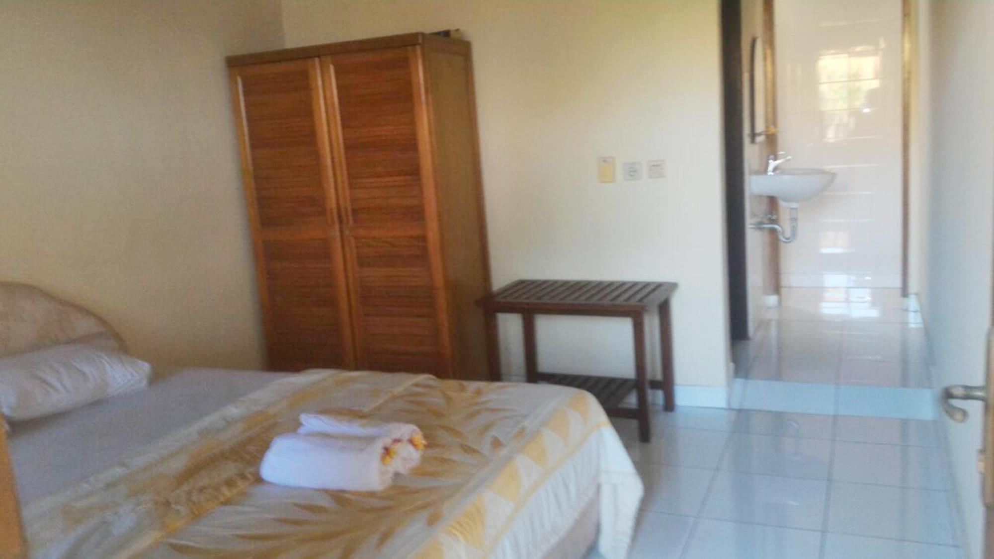 Adus Beach Inn Legian Eksteriør billede