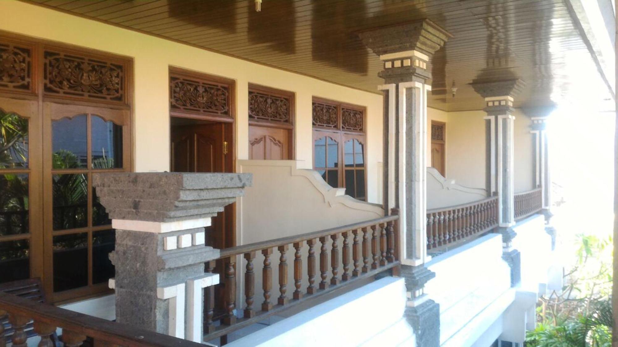 Adus Beach Inn Legian Eksteriør billede