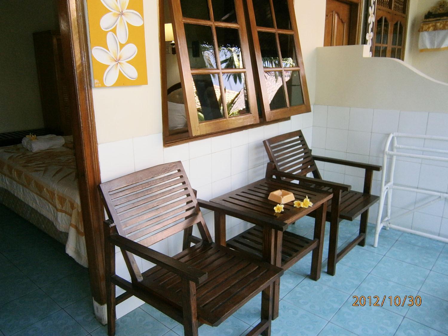 Adus Beach Inn Legian Eksteriør billede