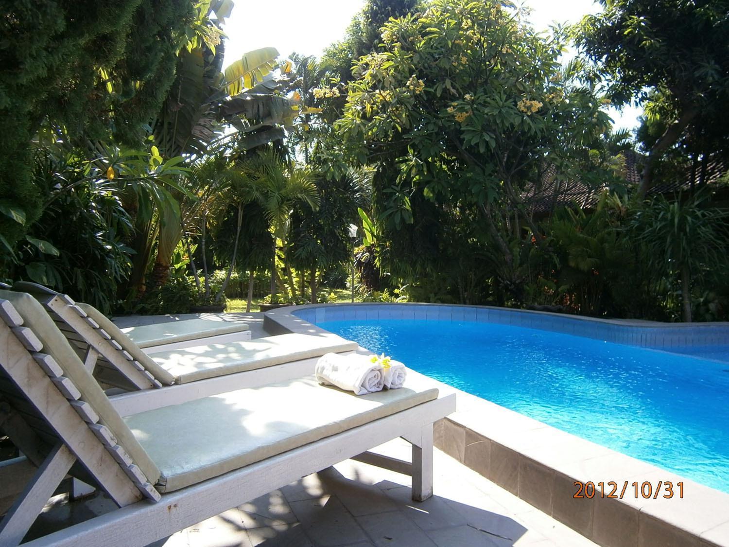 Adus Beach Inn Legian Eksteriør billede