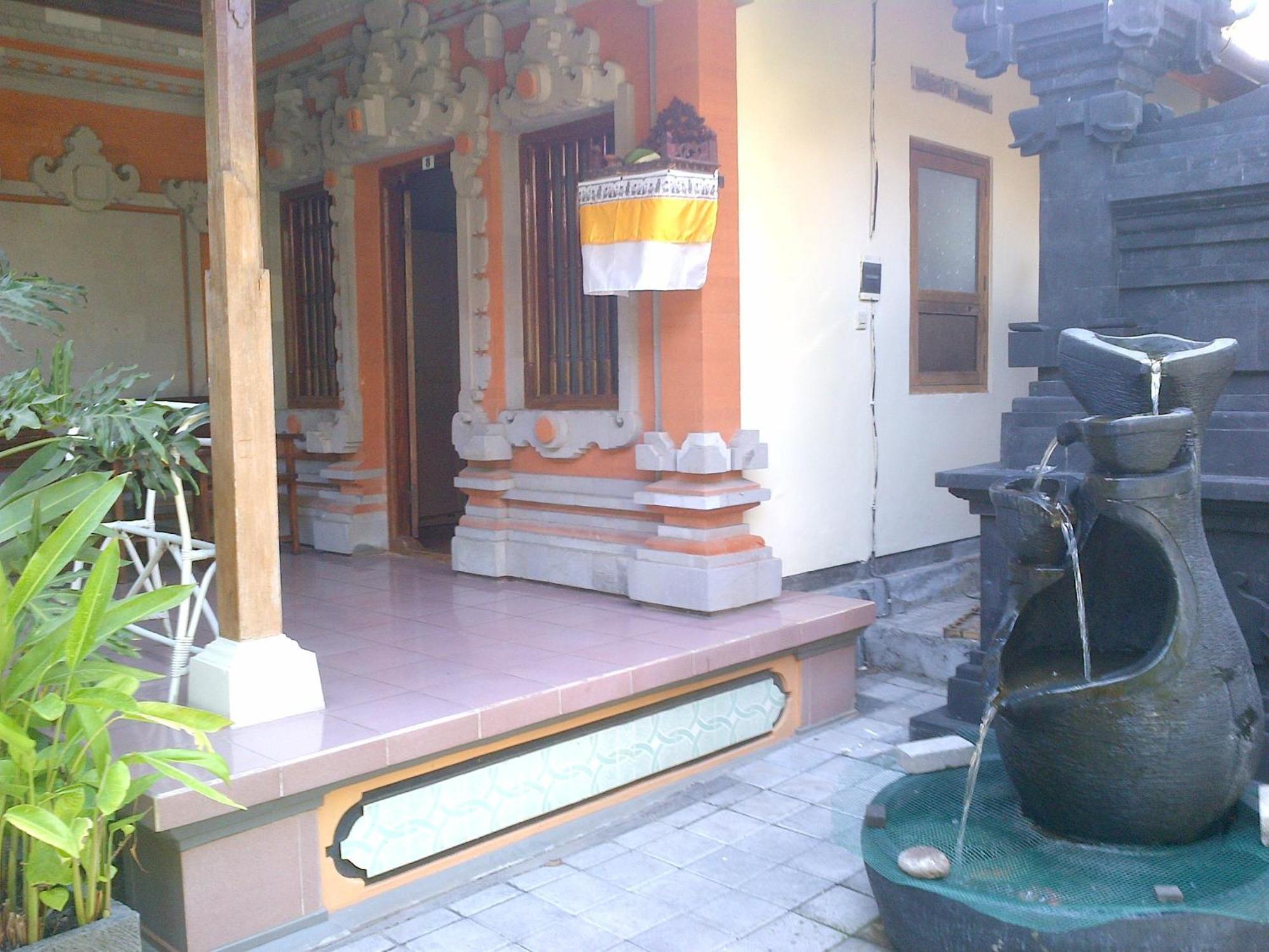 Adus Beach Inn Legian Eksteriør billede