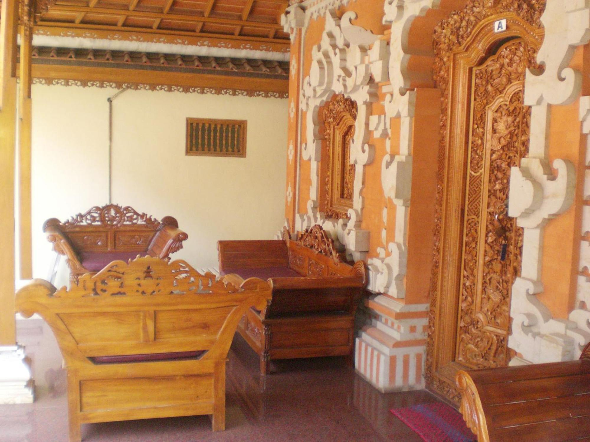 Adus Beach Inn Legian Eksteriør billede