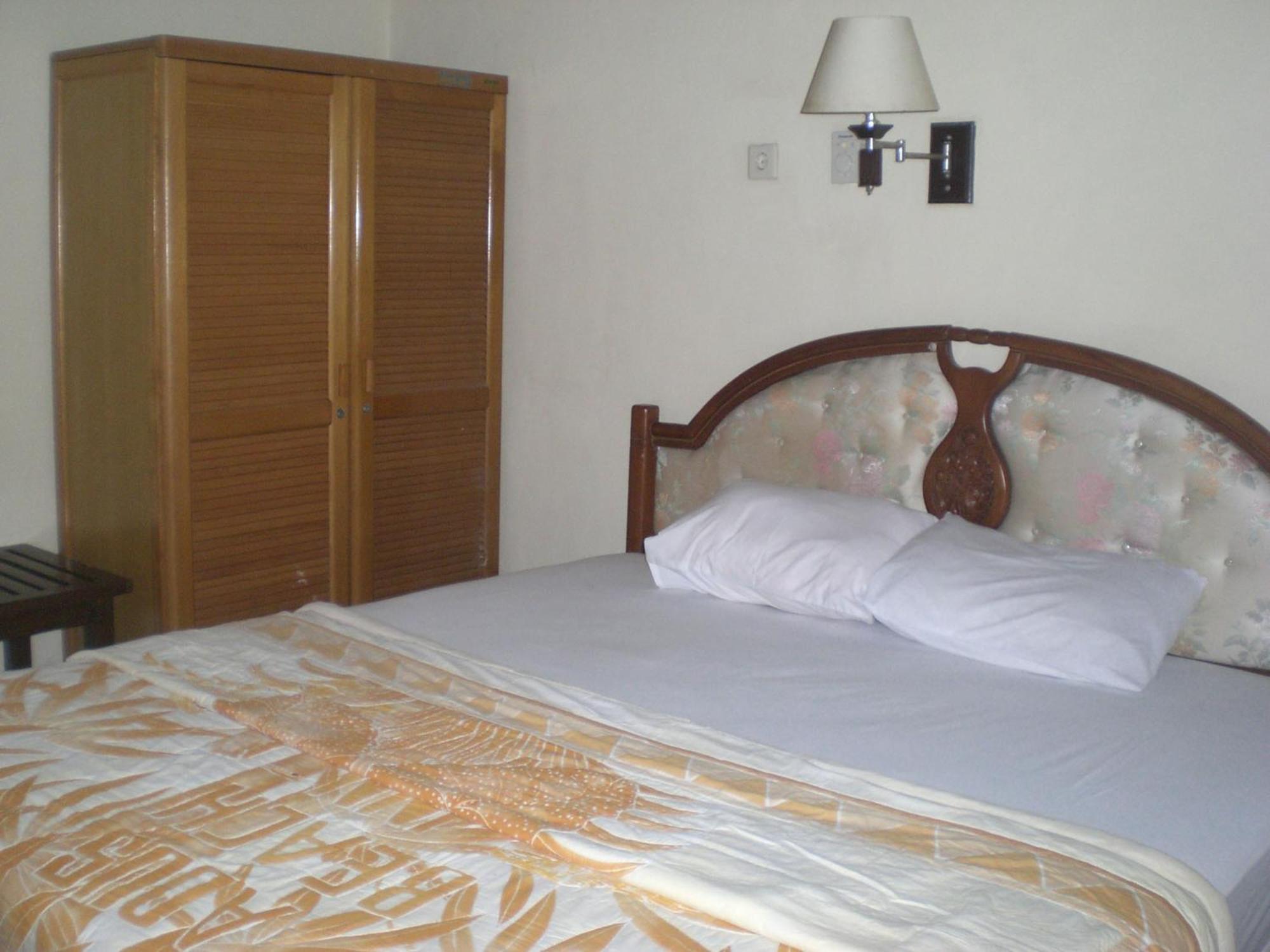Adus Beach Inn Legian Eksteriør billede