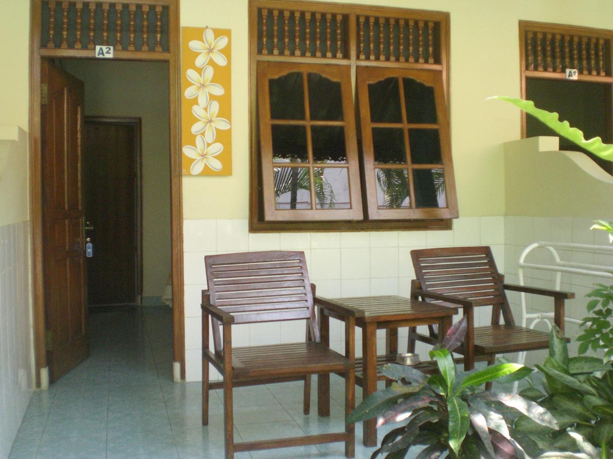 Adus Beach Inn Legian Eksteriør billede