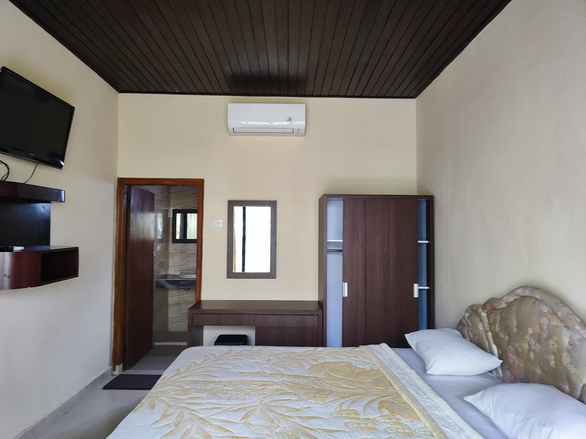 Adus Beach Inn Legian Eksteriør billede