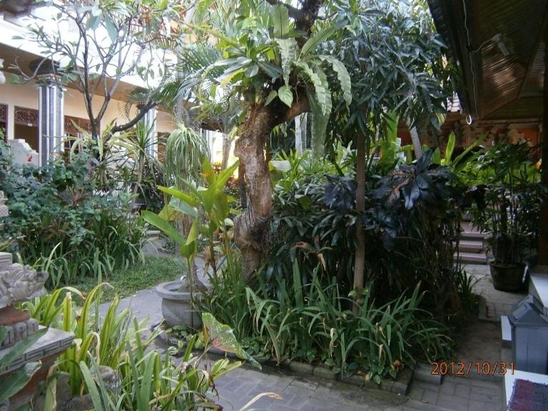 Adus Beach Inn Legian Eksteriør billede