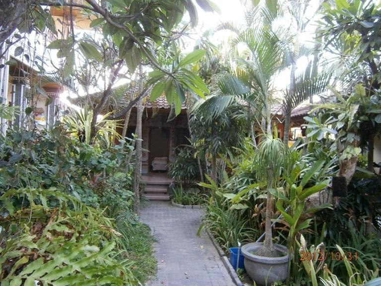 Adus Beach Inn Legian Eksteriør billede