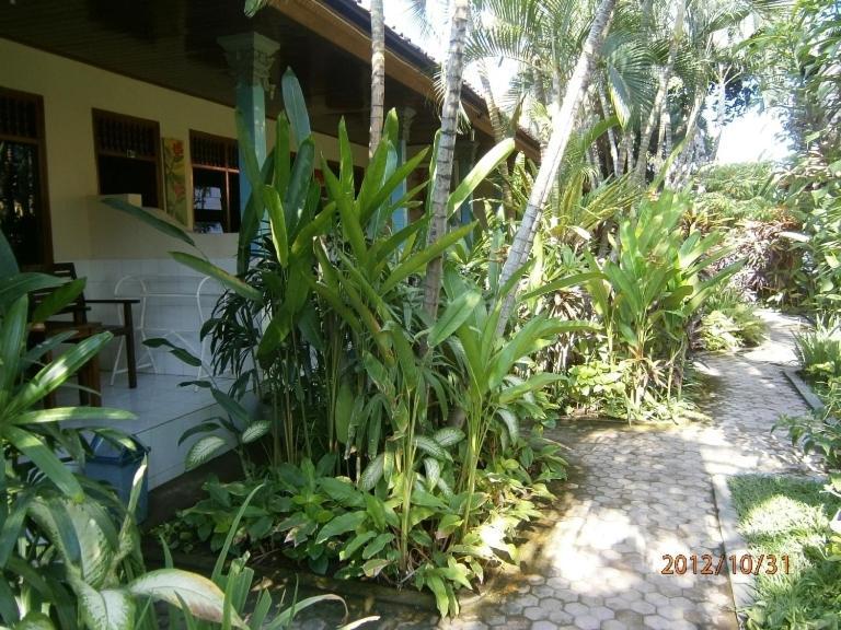 Adus Beach Inn Legian Eksteriør billede