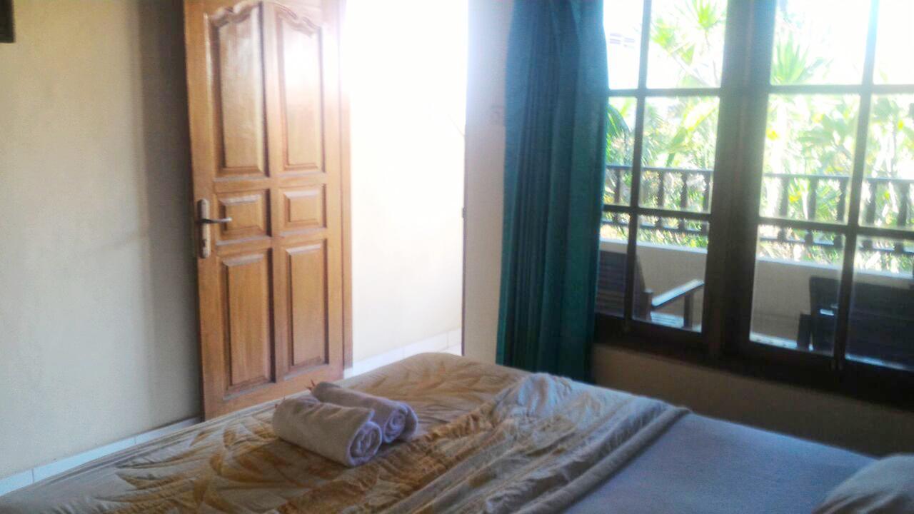 Adus Beach Inn Legian Eksteriør billede
