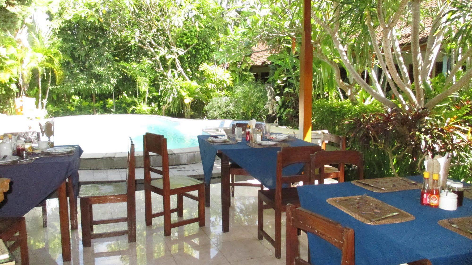Adus Beach Inn Legian Eksteriør billede